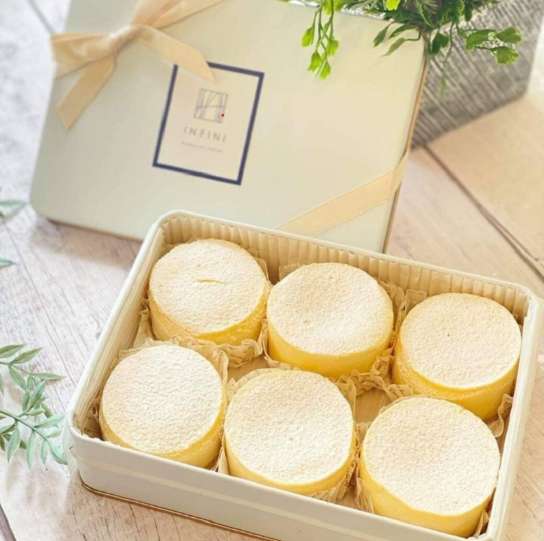 写真⑪　チーズケーキ缶※借り物
